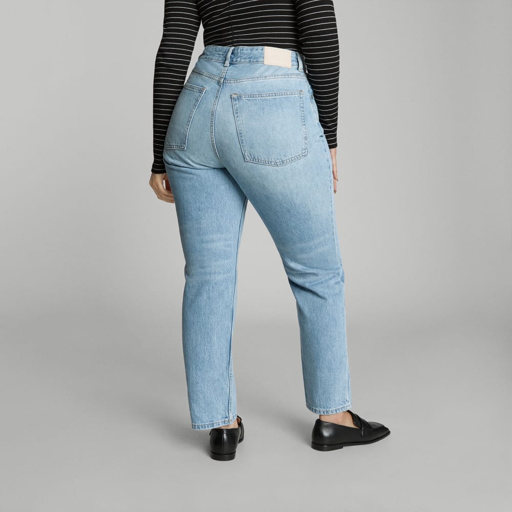 The '90s Cheeky Hourglass Jean in Vintage Sunbleached Blue — detail view
