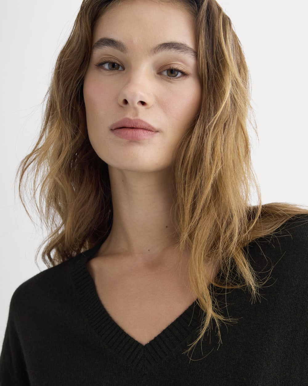 The Classic V in Cashmere in Black — detail view