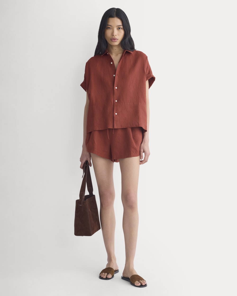 The Boxy Shirt in Linen in Henna Red — detail view
