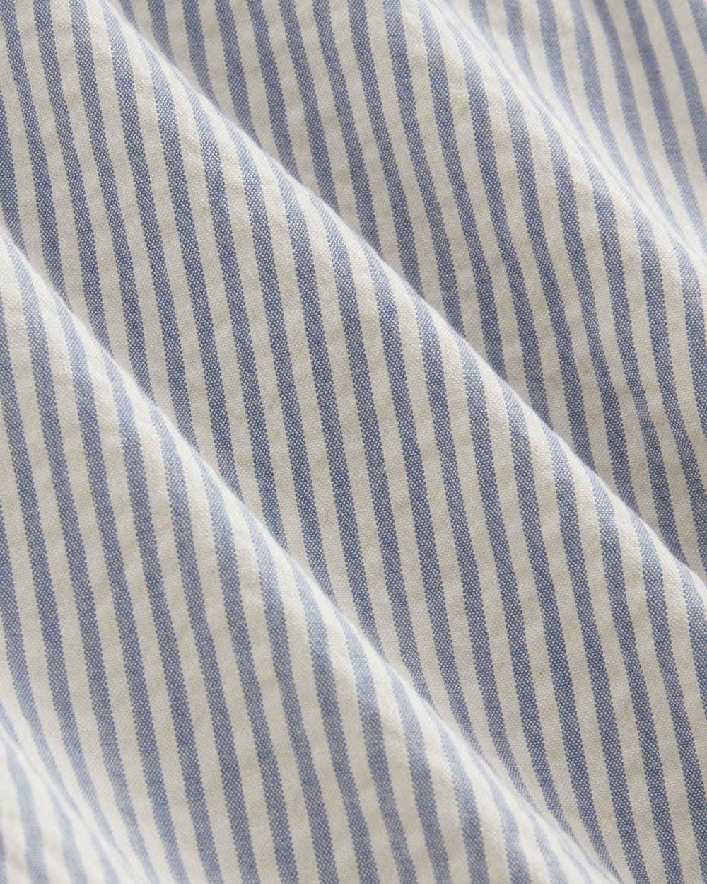 The Seersucker Pull-On Short in Dutch Blue / Natural — detail view