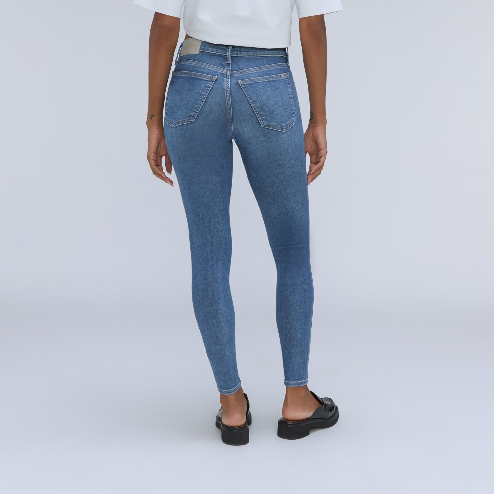 The Mid-Rise Skinny Stretch Jean in Atlantic Wash — detail view