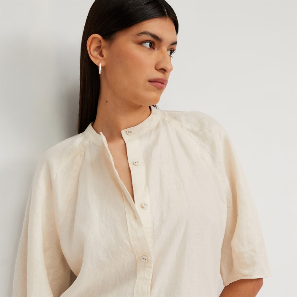 The Linen Puff Sleeve Shirt in Canvas — detail view