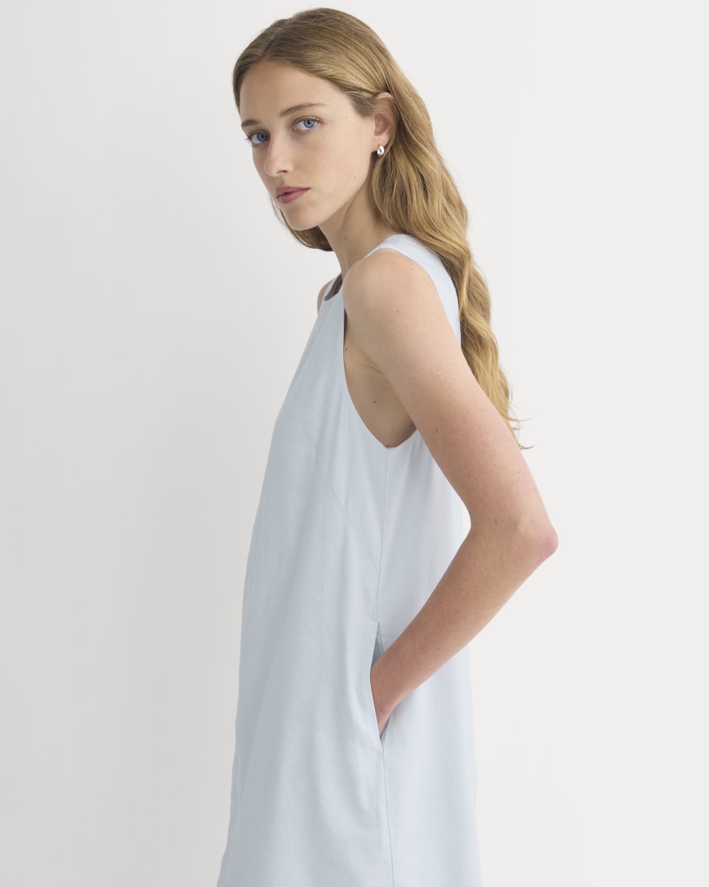 The Shift Dress in Stretch Linen in Skywriting — detail view
