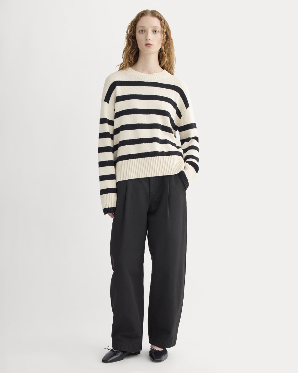 The Boxy Sweater in Everyday Cotton in Canvas / Black — detail view