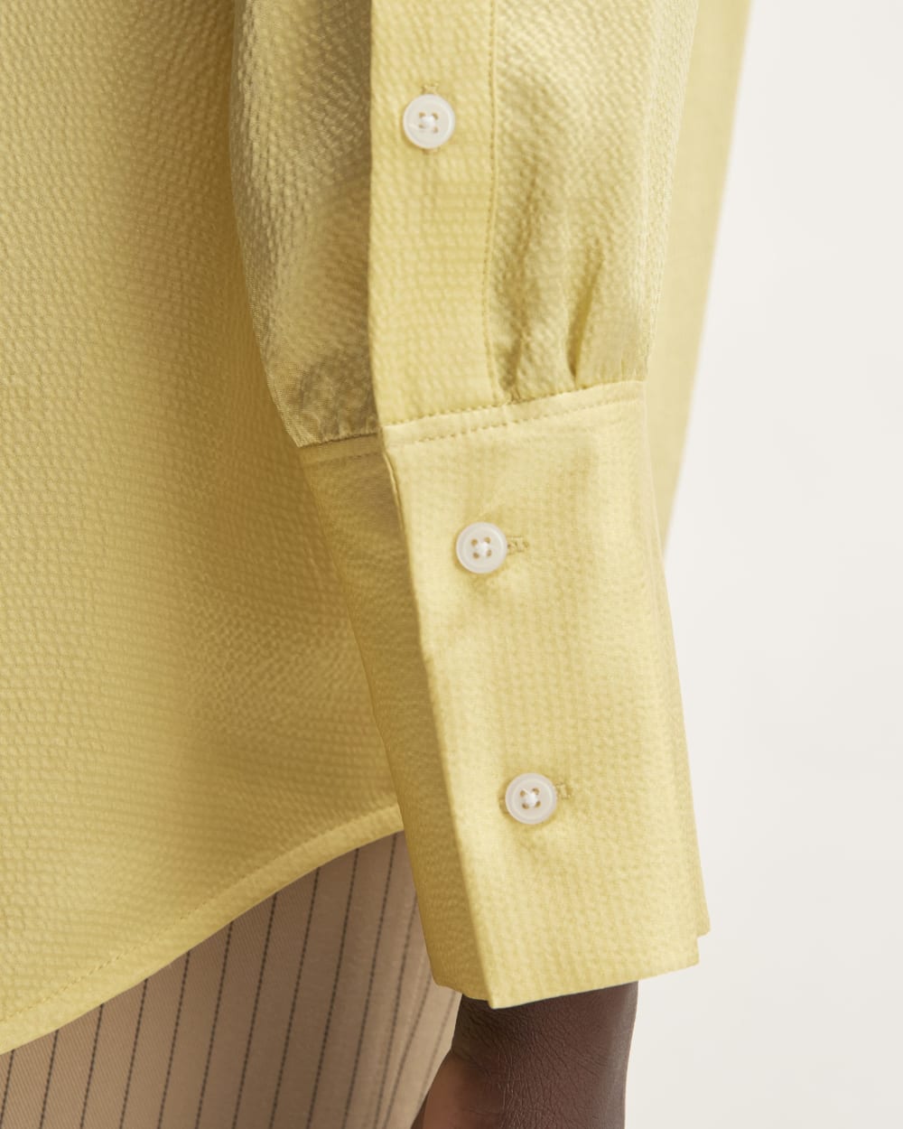 The Hammered Satin Popover Shirt in Raffia — detail view