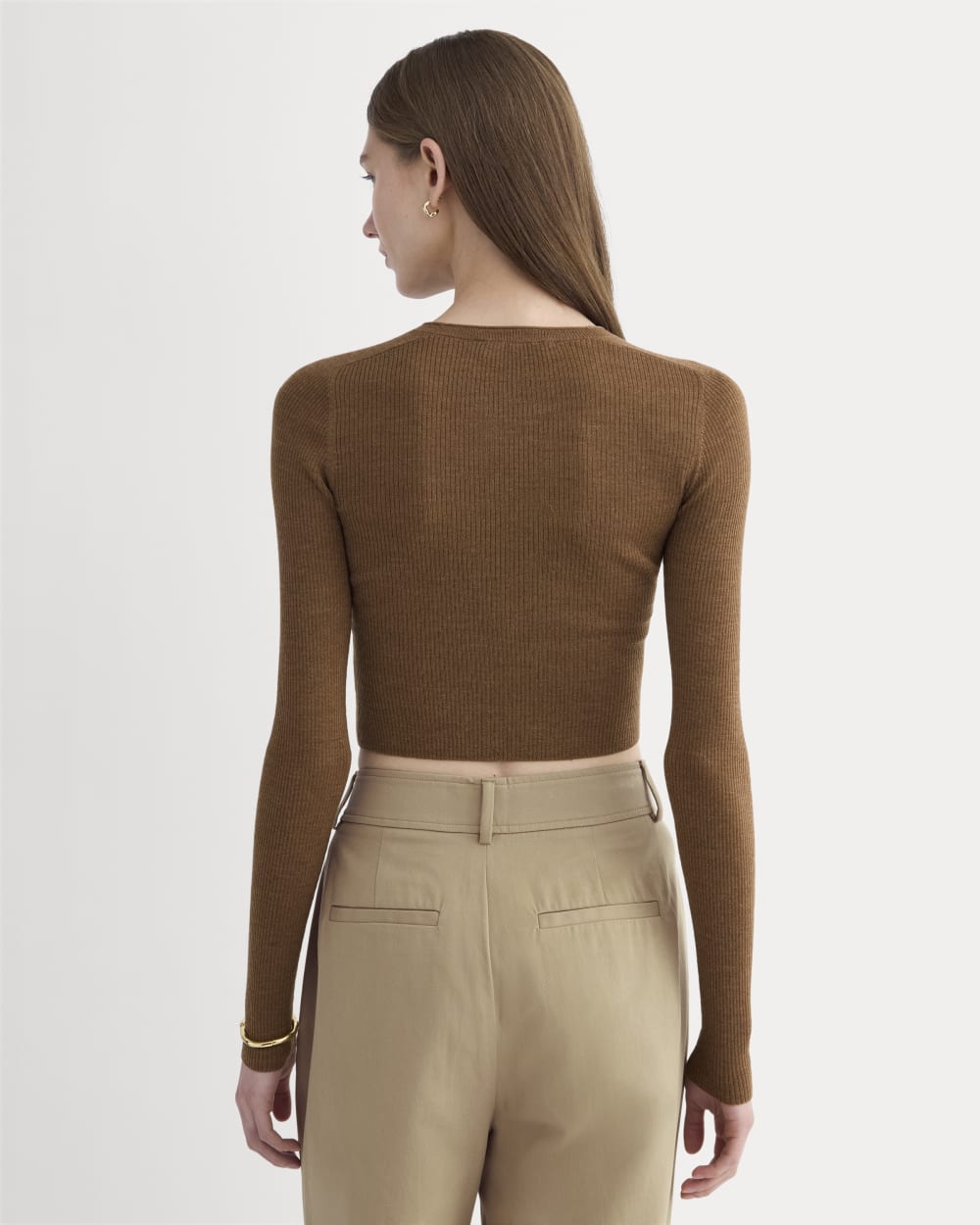 The Cropped Crew Top in Ultrafine Merino in Heathered Toffee — detail view