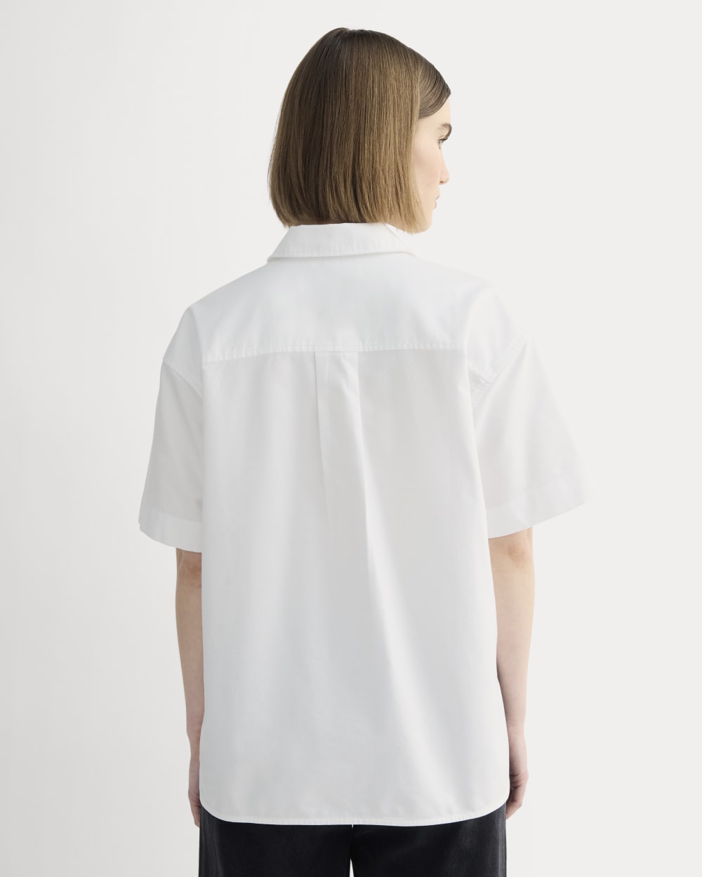 The Short-Sleeve Boxy Oxford in White — detail view