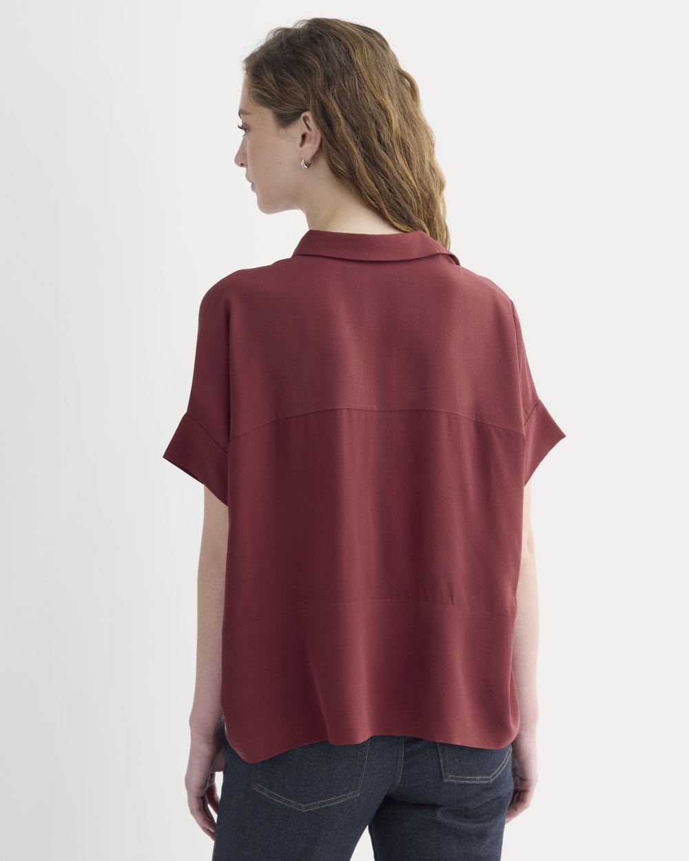 The Boxy Shirt in Washable Silk in Pomegranate — detail view