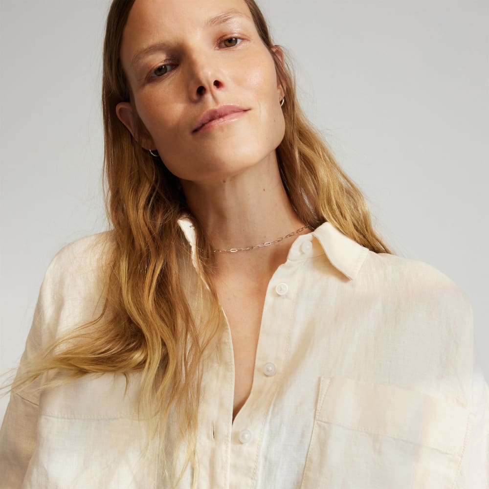 The Way-Long Linen Shirt in Canvas — detail view
