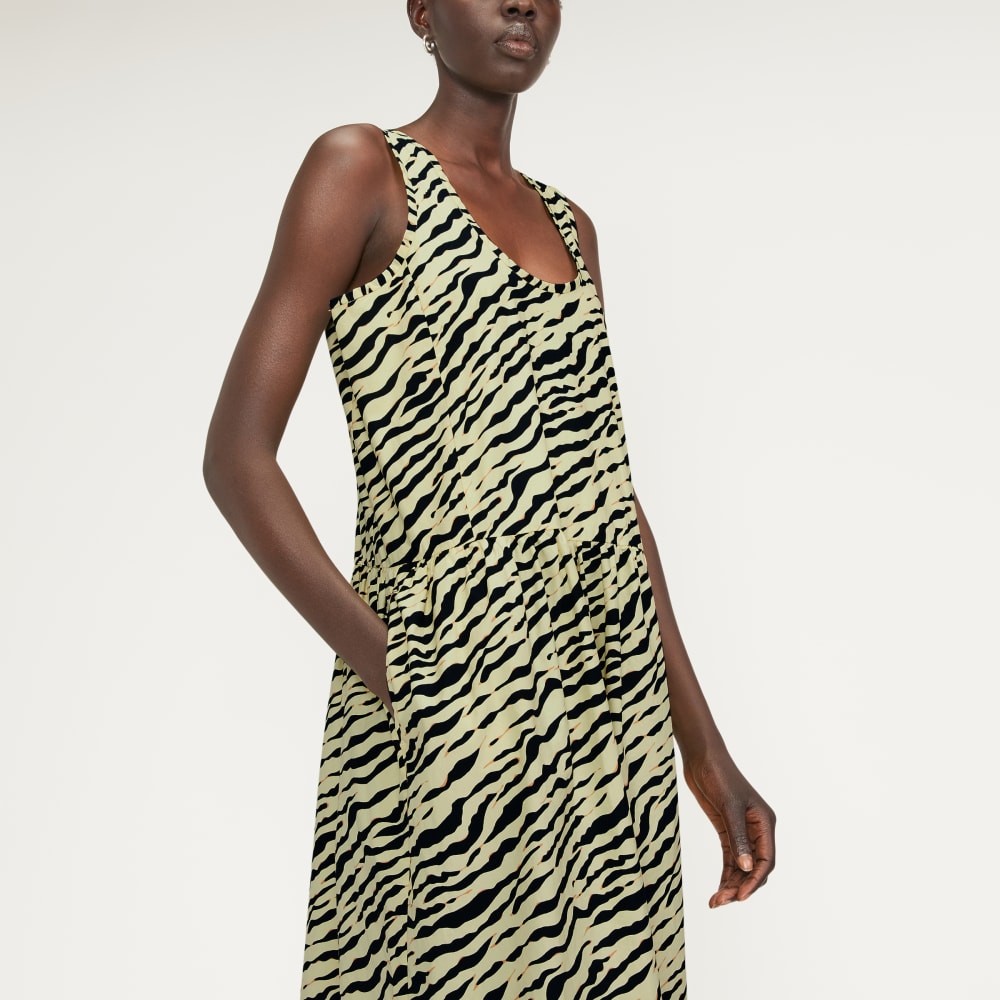 The Poplin Summer Dress in Pale Yellow Tiger Stripe — detail view