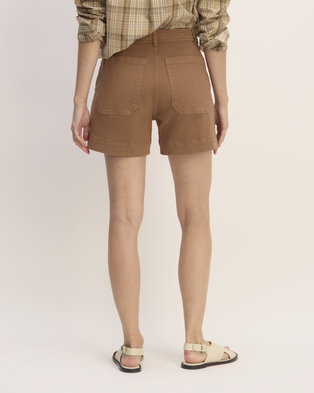 The Utility Short in Carob Brown — detail view