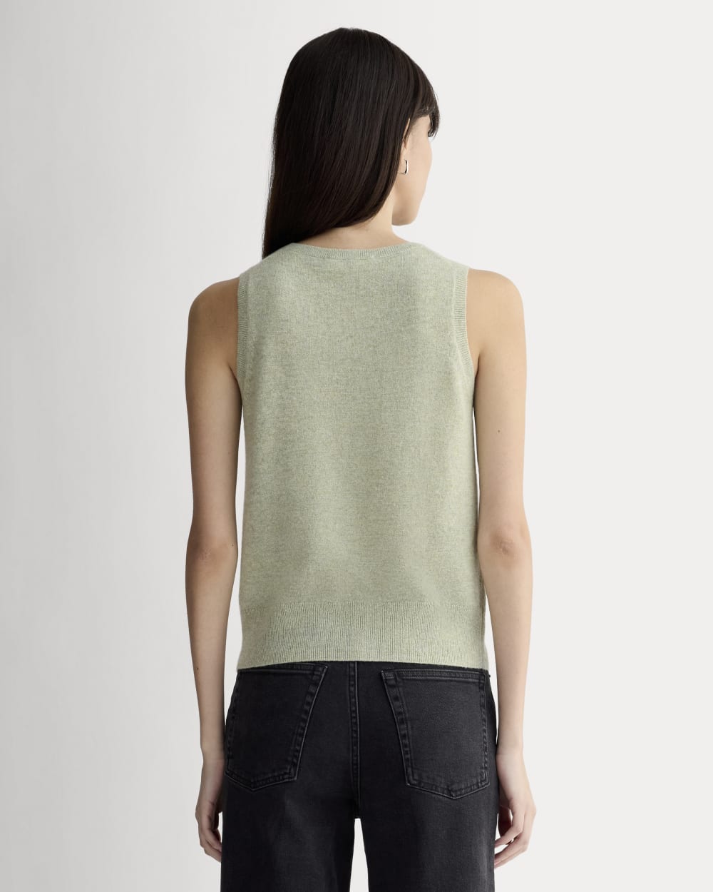 The Classic Tank in Cashmere in Light Heathered Moss — detail view