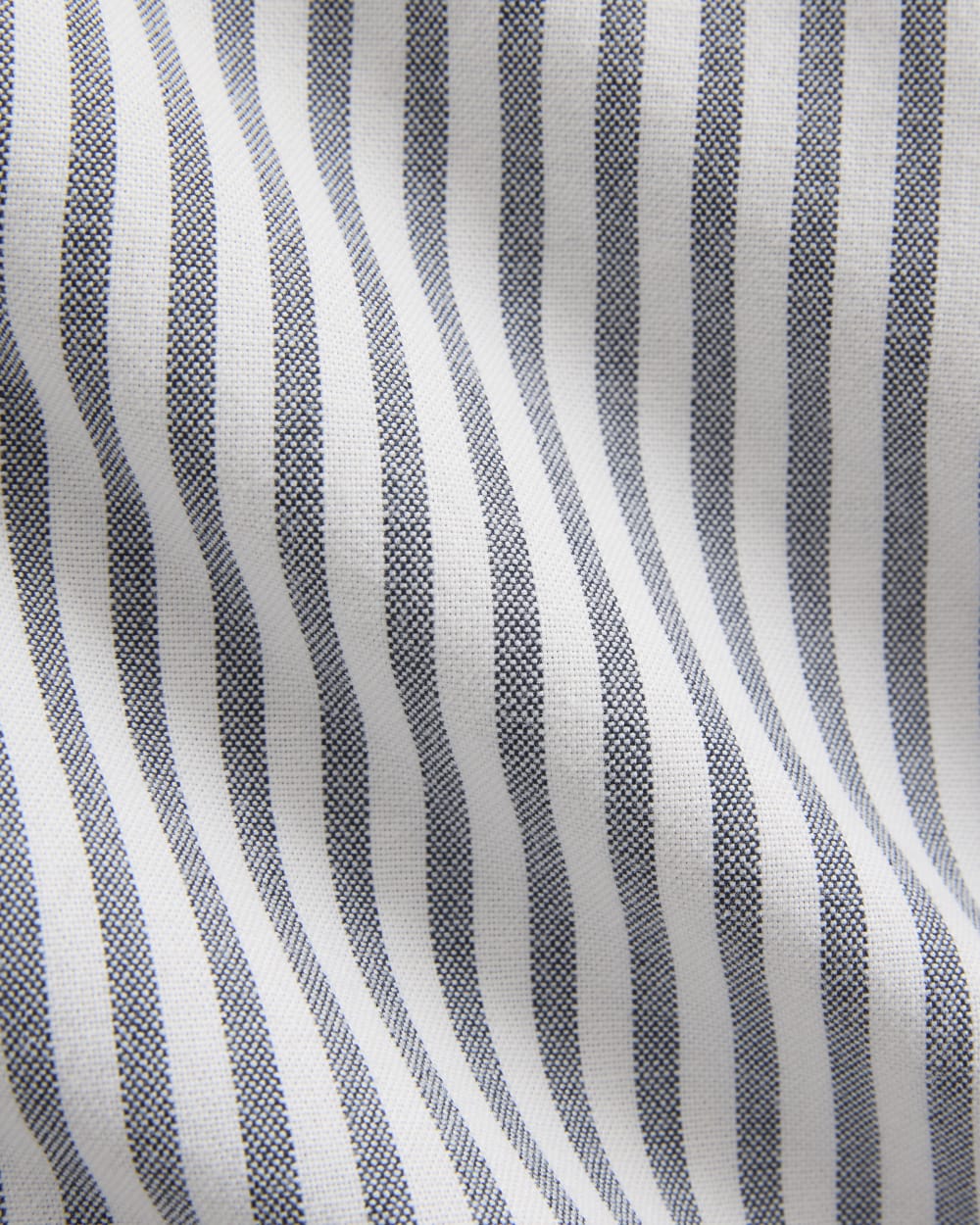 Everyday Oxford Shirt in Bone/Navy — detail view