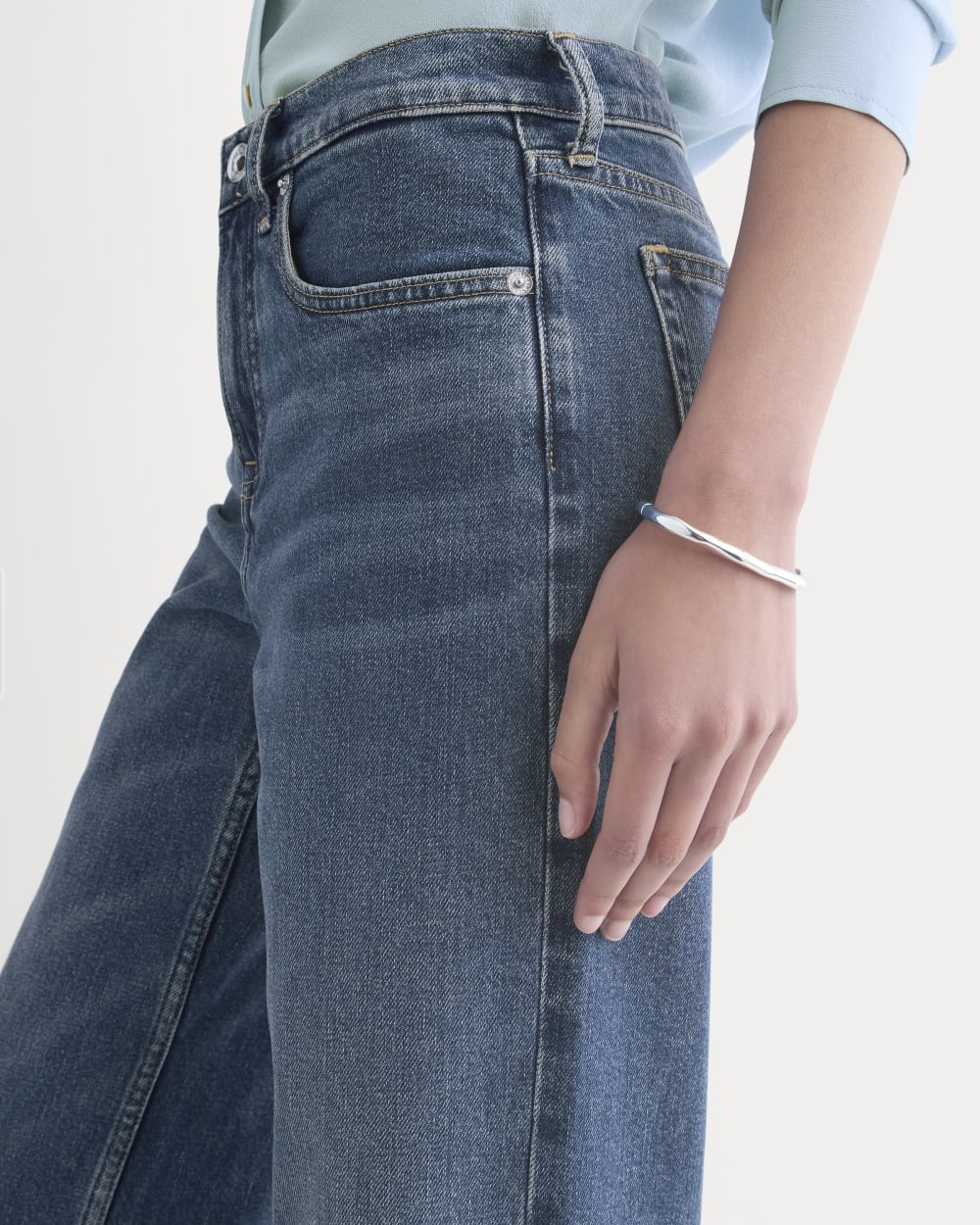 The Column Jean in Ocean — detail view