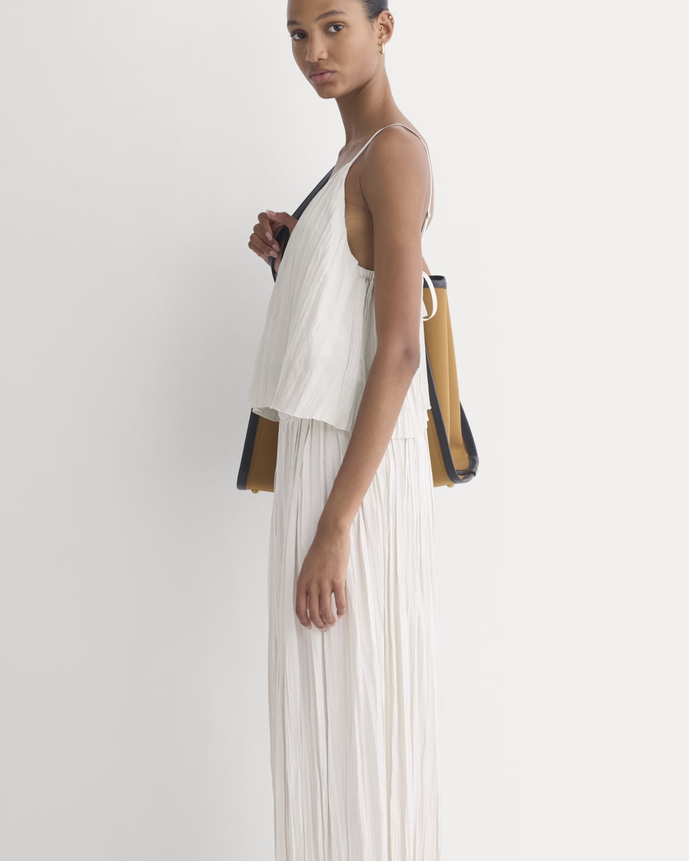 Crinkle Wide-Leg Pant in Birch — detail view