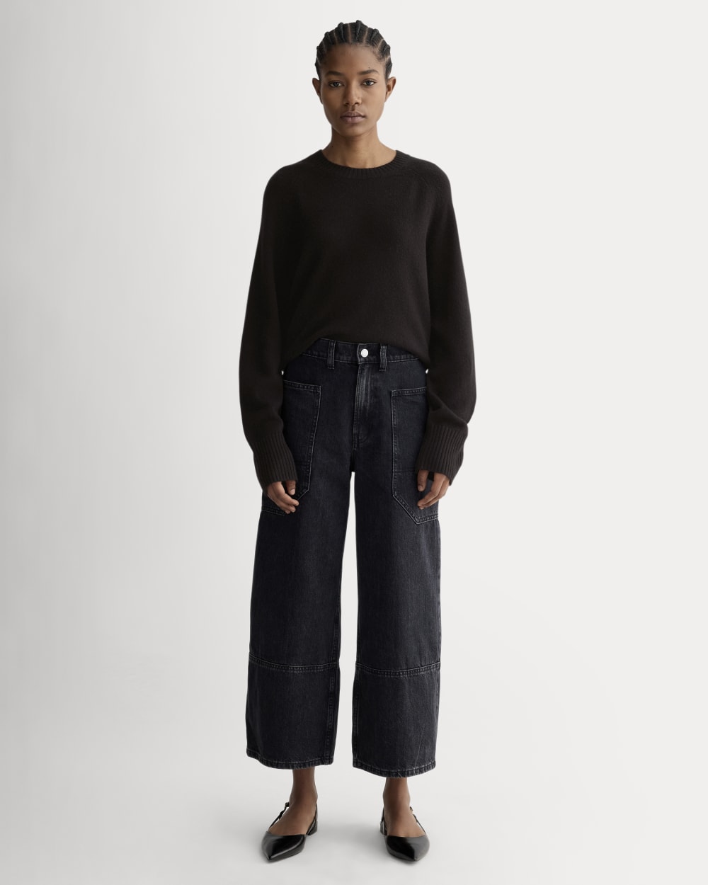 The Boxy Crew in Cashmere in Black — detail view