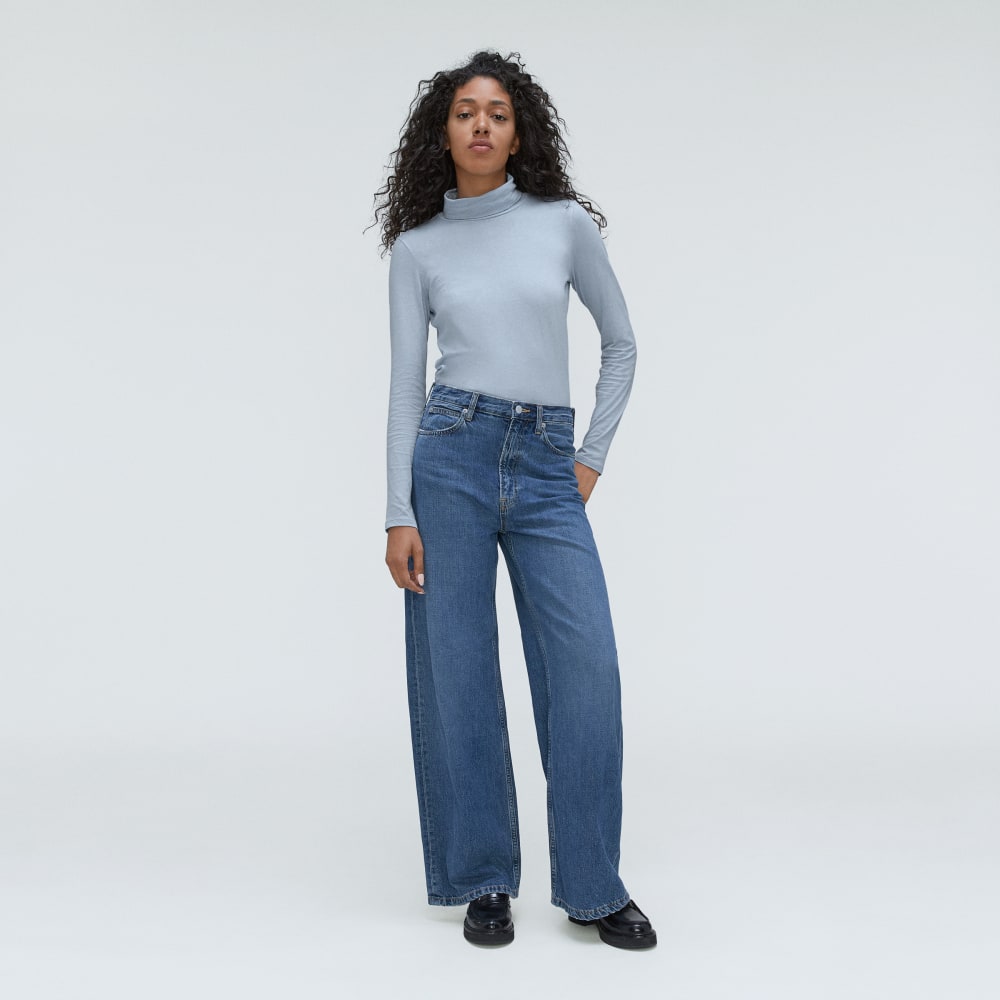 The Organic Cotton Turtleneck in Mist — detail view