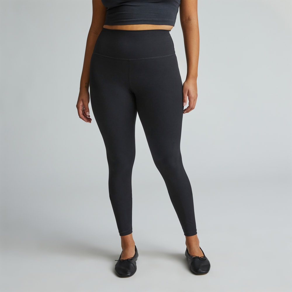The Perform Legging® in Black — detail view