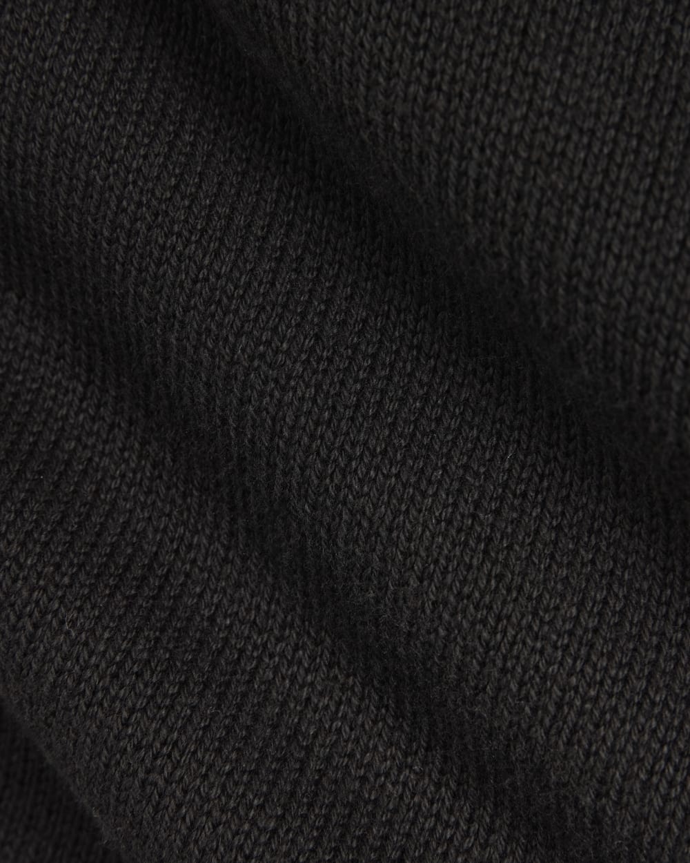 The Boxy Turtleneck in Everyday Cotton in Black — detail view