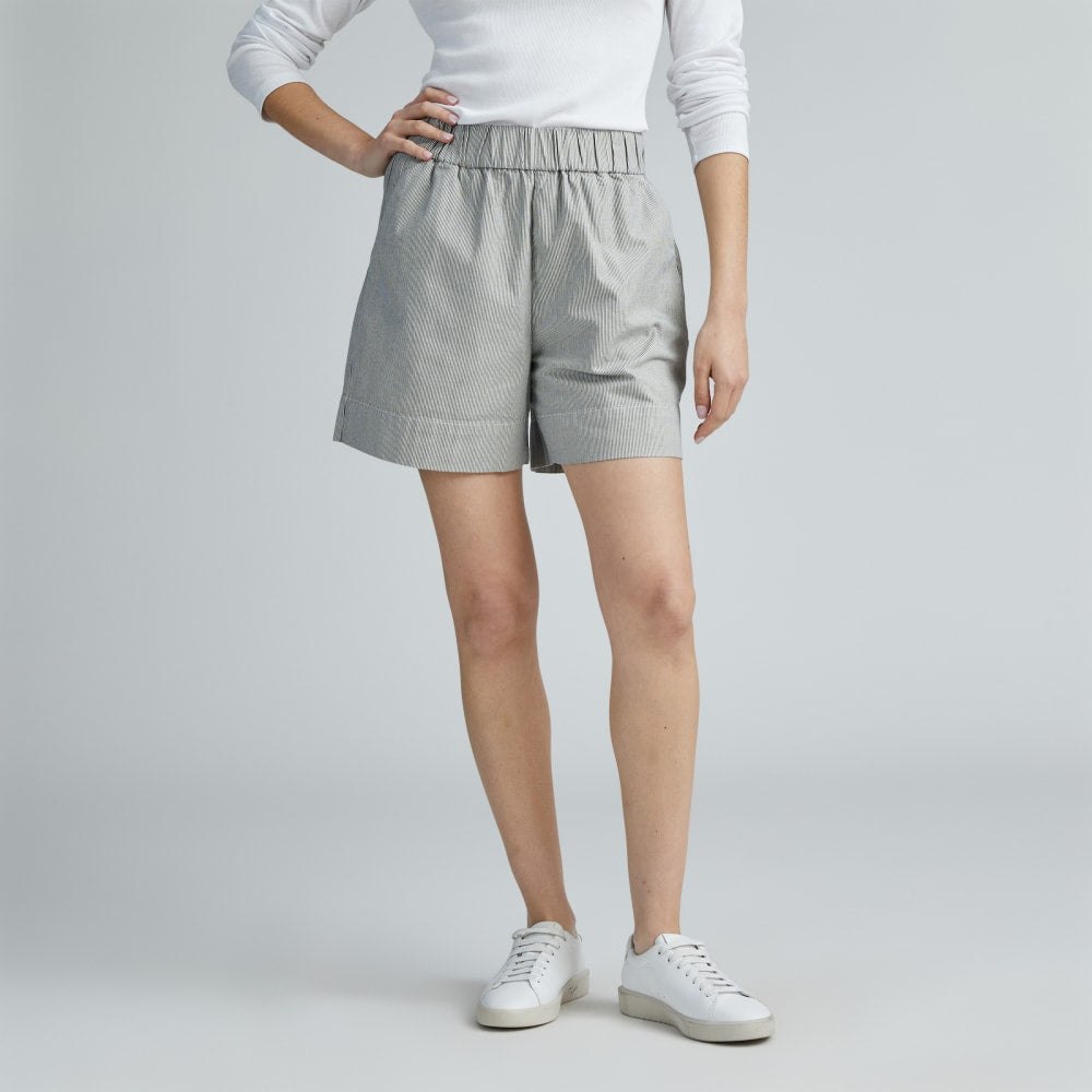 The Easy Short in Canvas Tan / Navy — front view