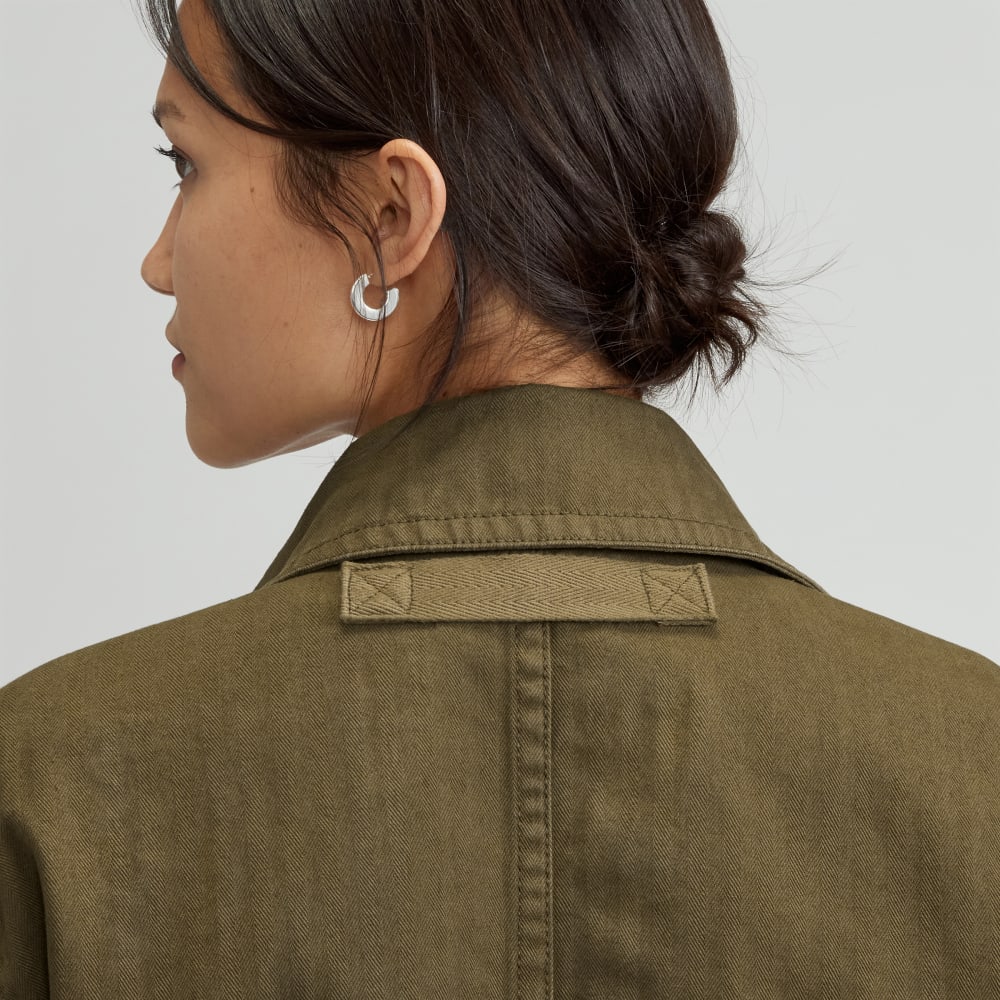 The Organic Cotton Herringbone Jacket in Beech — detail view