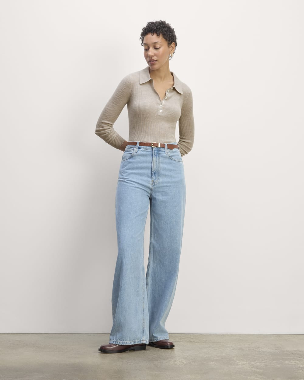The Polo in Ultrasoft Merino in Heather Oatmeal — detail view
