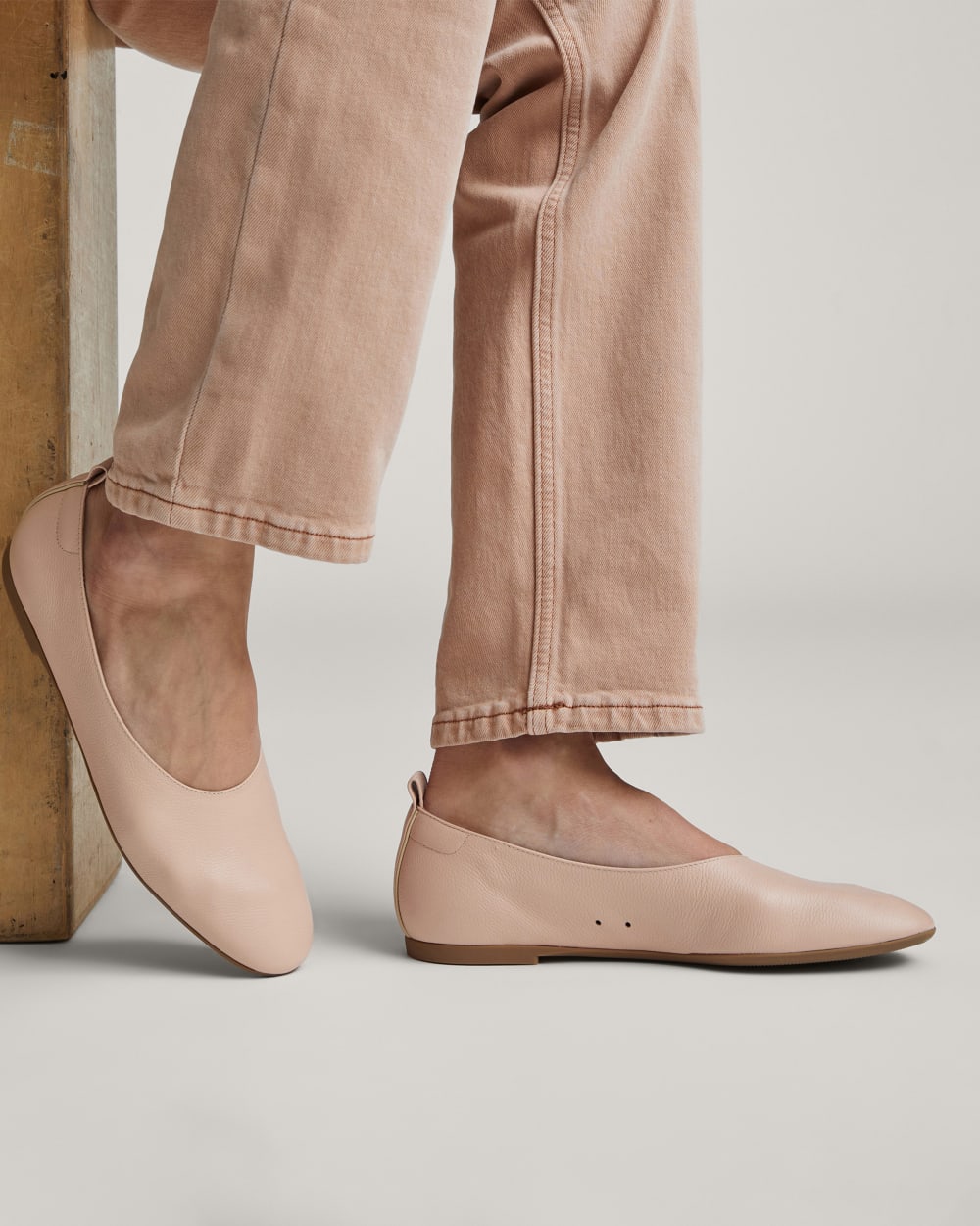 The Day Glove in Narrow Fit in Pale Pink — alternate view