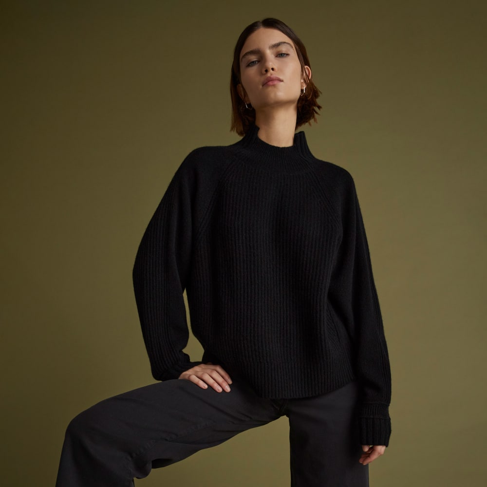 The Cashmere Ribbed Turtleneck in Black — front view