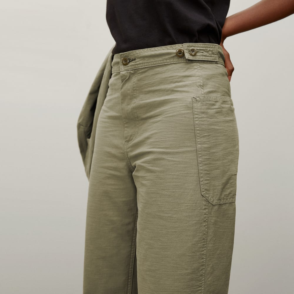 The Fatigue Barrel Pant in Bay Leaf — detail view
