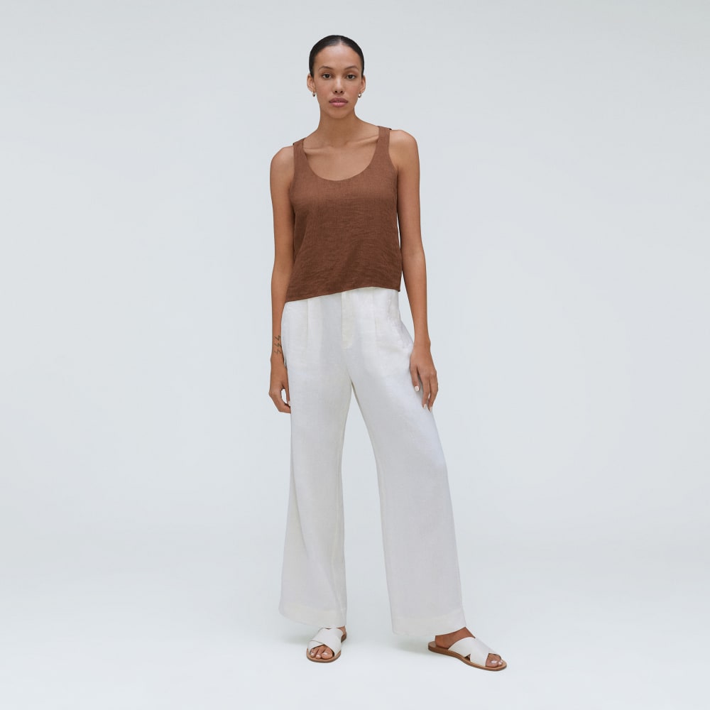 The Naia™ Ripple Tank in Walnut — detail view
