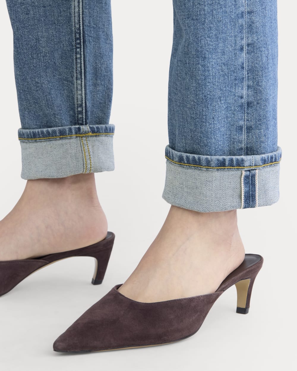 Selvedge Straight Jean in Mid Indigo Wash — detail view