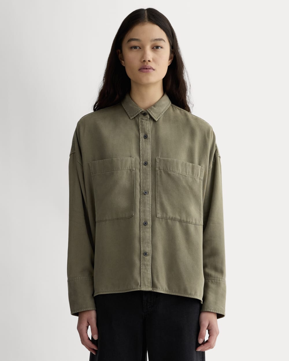 The Boxy Overshirt in Buttersoft in Kalamata — front view