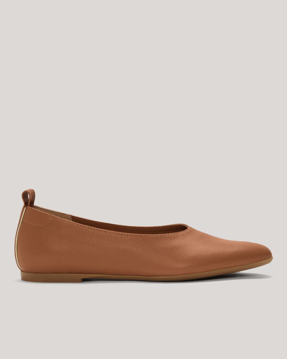 The Day Glove in Narrow Fit in Toasted Almond — front view