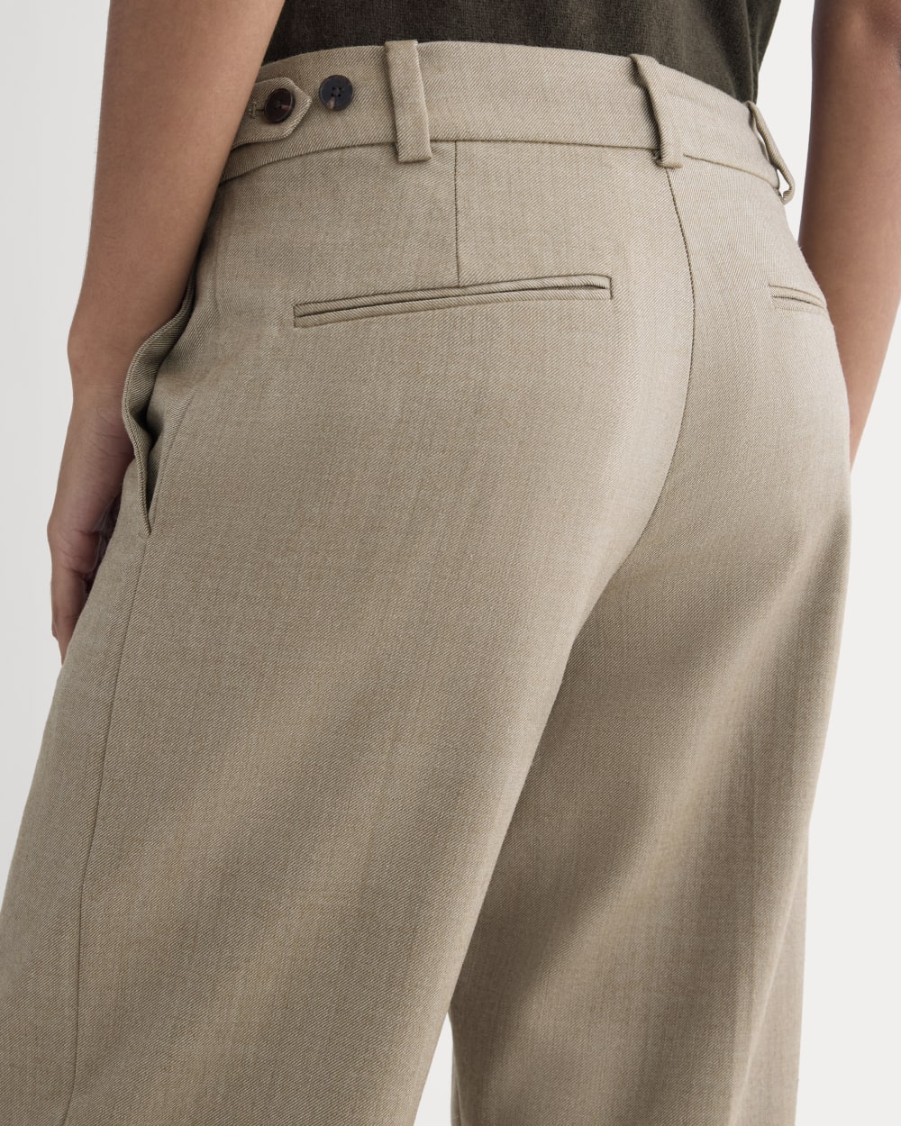 Straight-Leg Trouser in Tailor Twill in Light Taupe — detail view