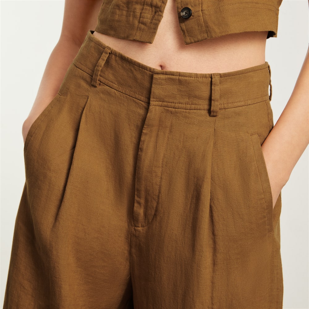 The Linen Way-High® Drape Pant in Tawny Brown — detail view