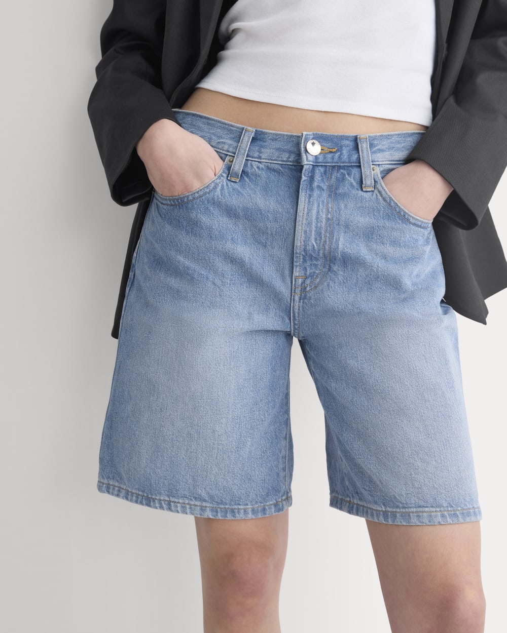 Loose Jean Short in Light Wash — detail view