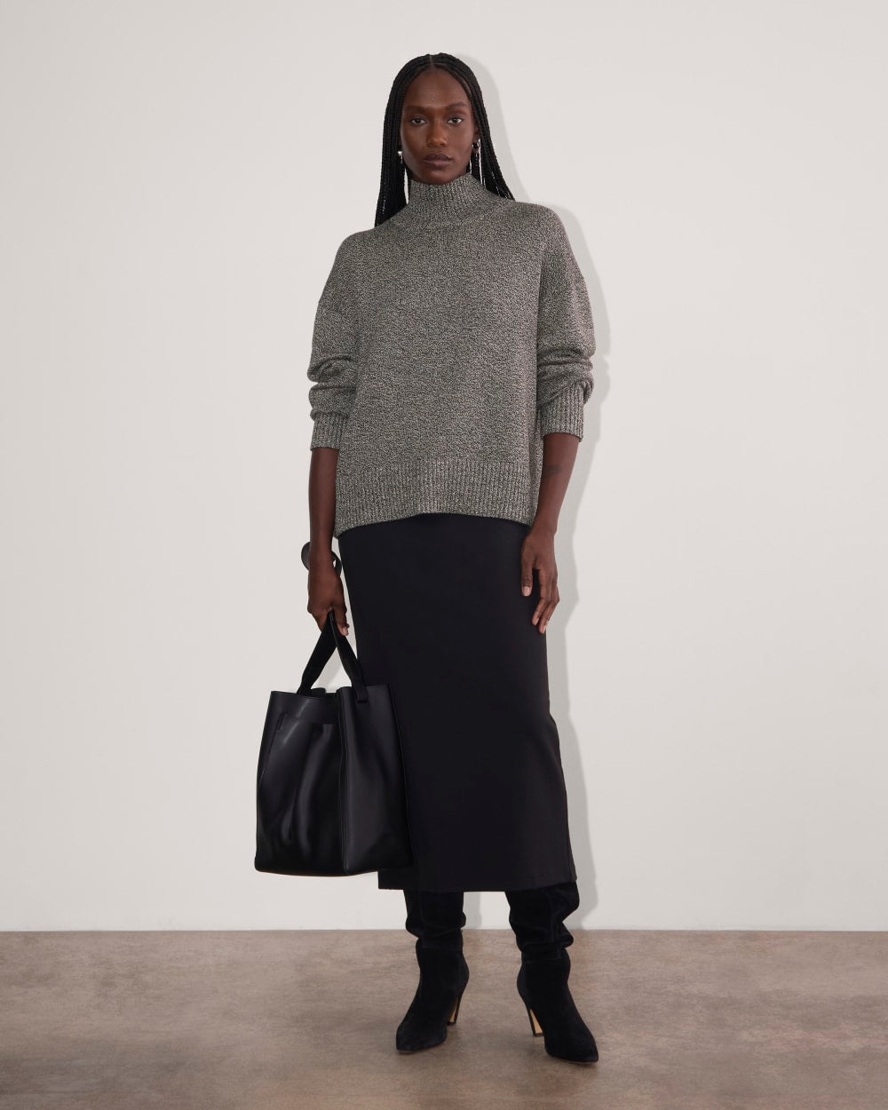 The Boxy Turtleneck in Everyday Cotton in Canvas / Black Twist — detail view