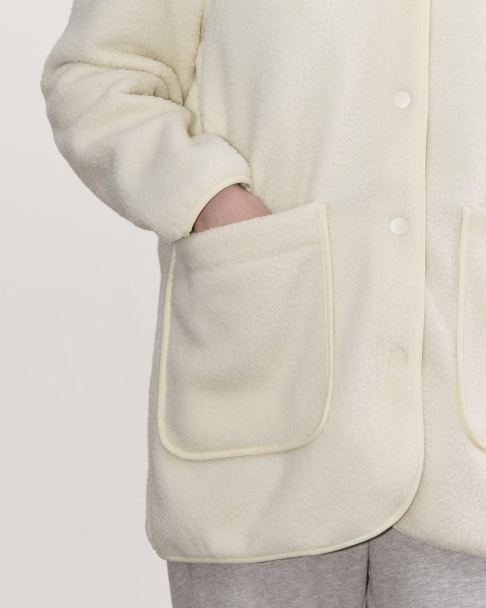 The Teddy Liner in Heathered Oat — detail view