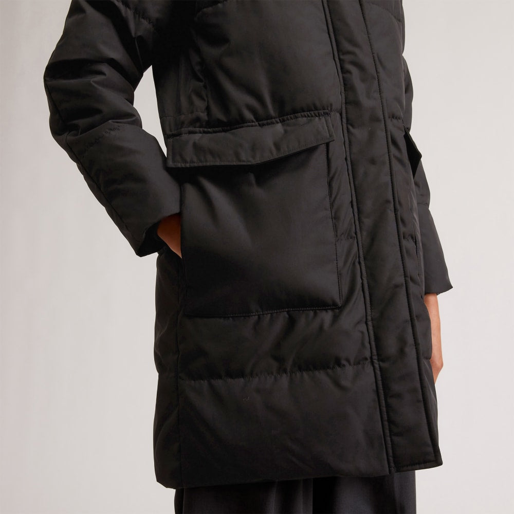 The Long Puffer in Black — detail view