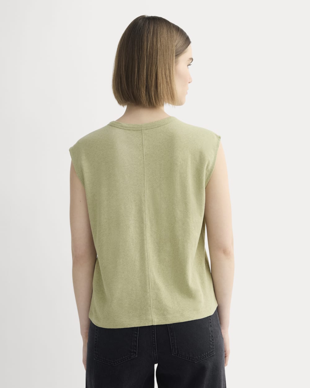 The Muscle Tee in Cotton Linen in Eucalyptus — detail view