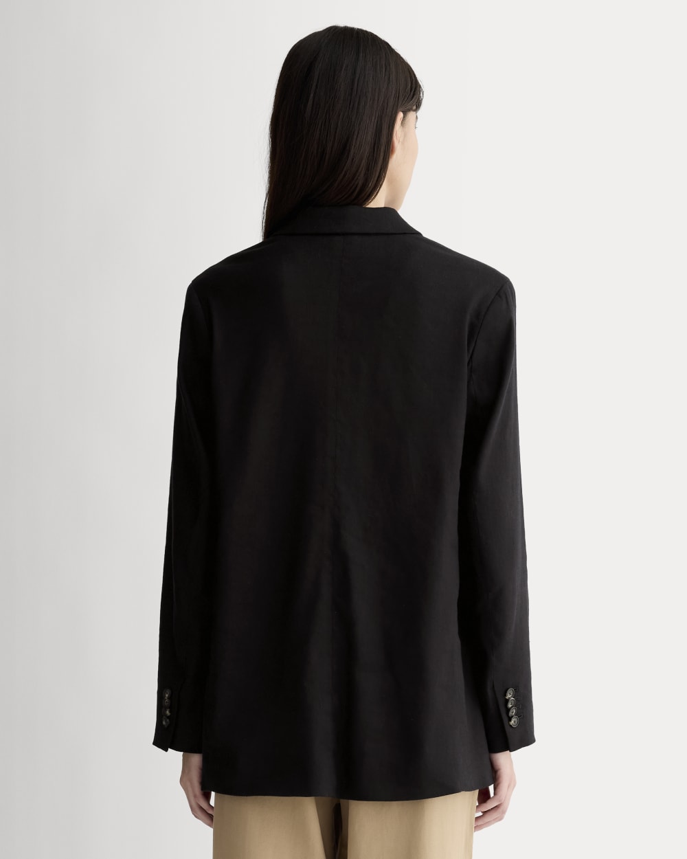 The Oversized Blazer in Stretch Linen in Black — detail view