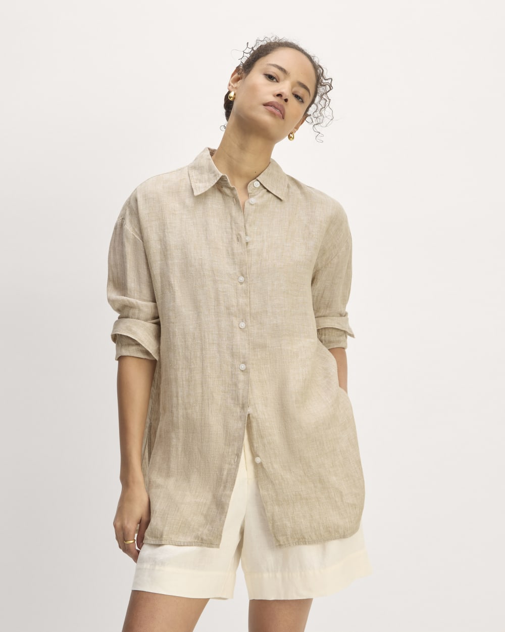 The Boyfriend Shirt in Linen in Cornstalk Chambray — front view