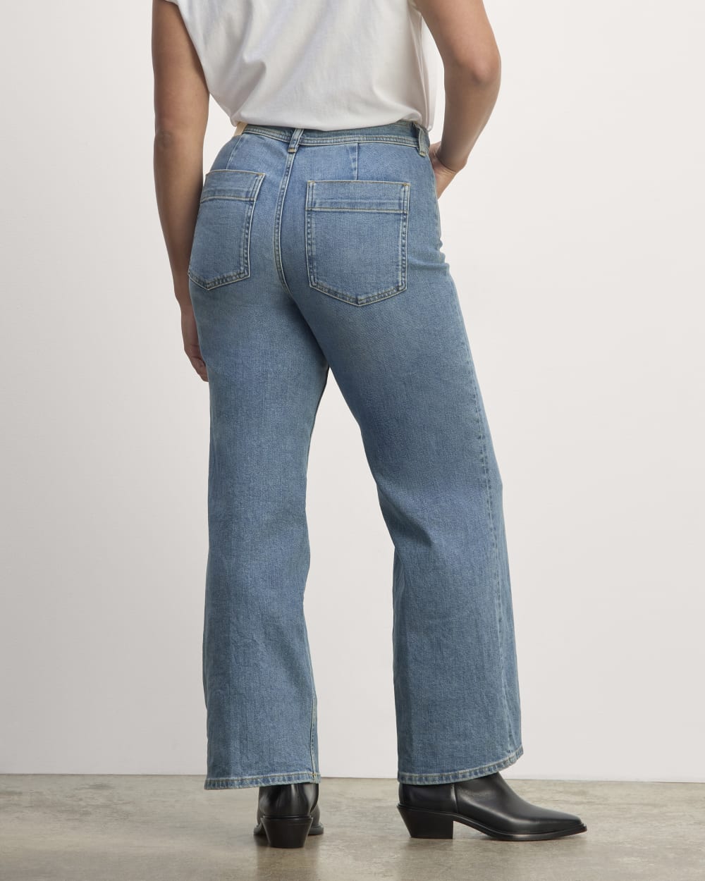 The '70s Wide Jean in Vintage Light Indigo — detail view