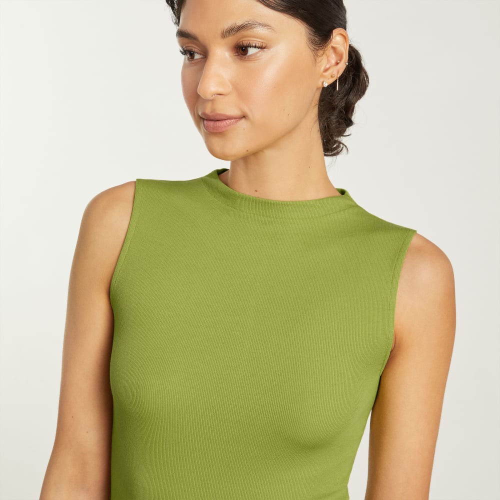 The Pima Micro-Rib Funnel-Neck Tank in Pepper — detail view