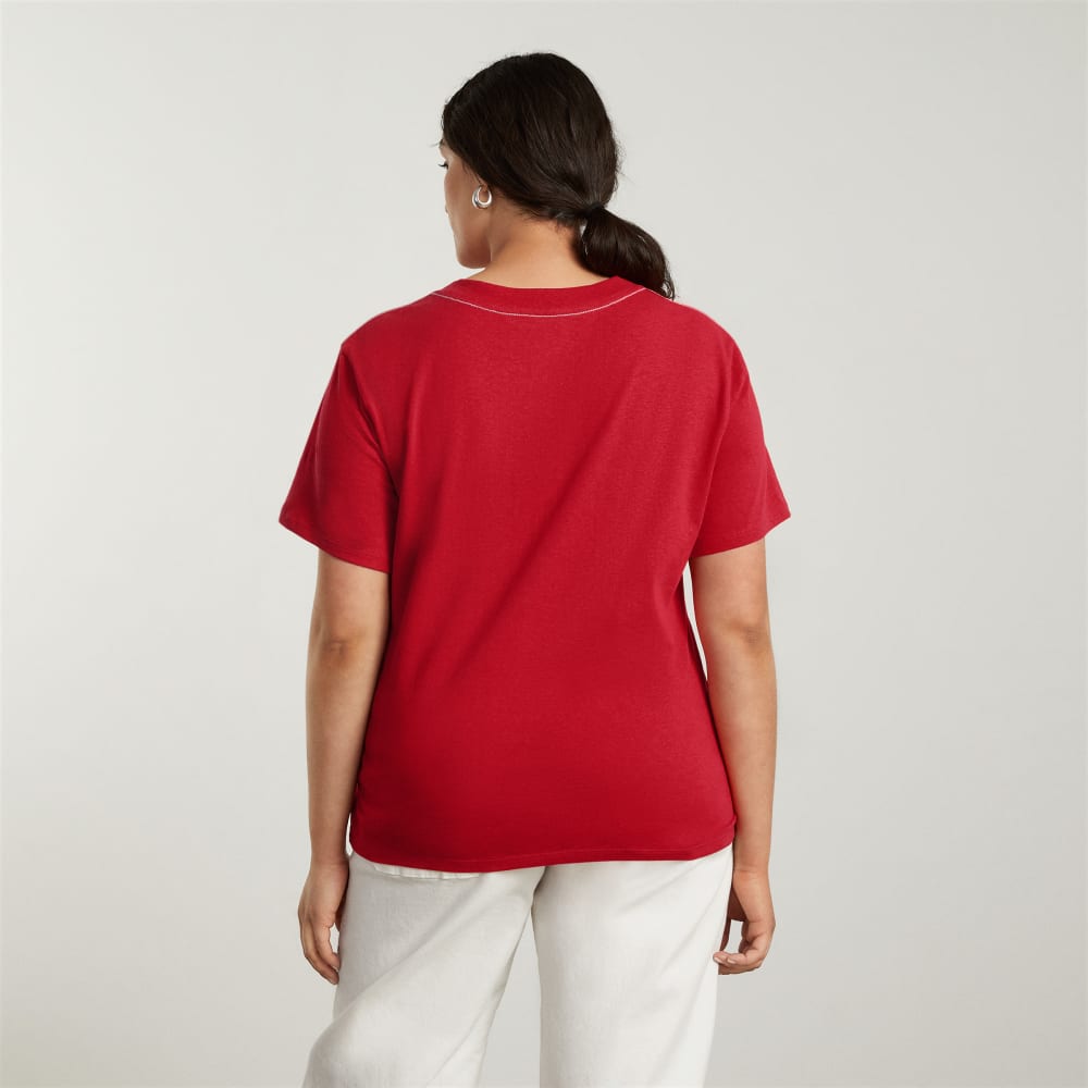 The Vintage V-Neck Hemp Tee in Goji Berry — detail view