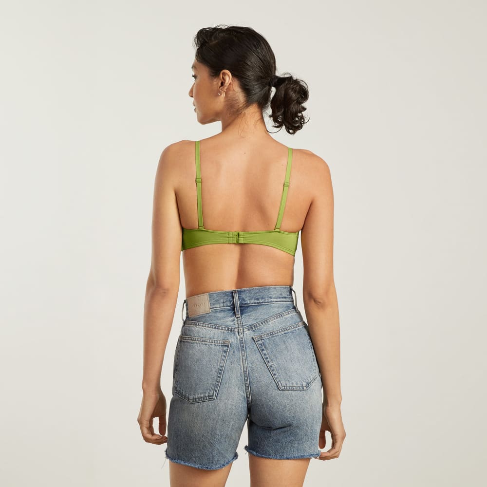 The Scoop-Neck Bikini Top in Pepper — detail view