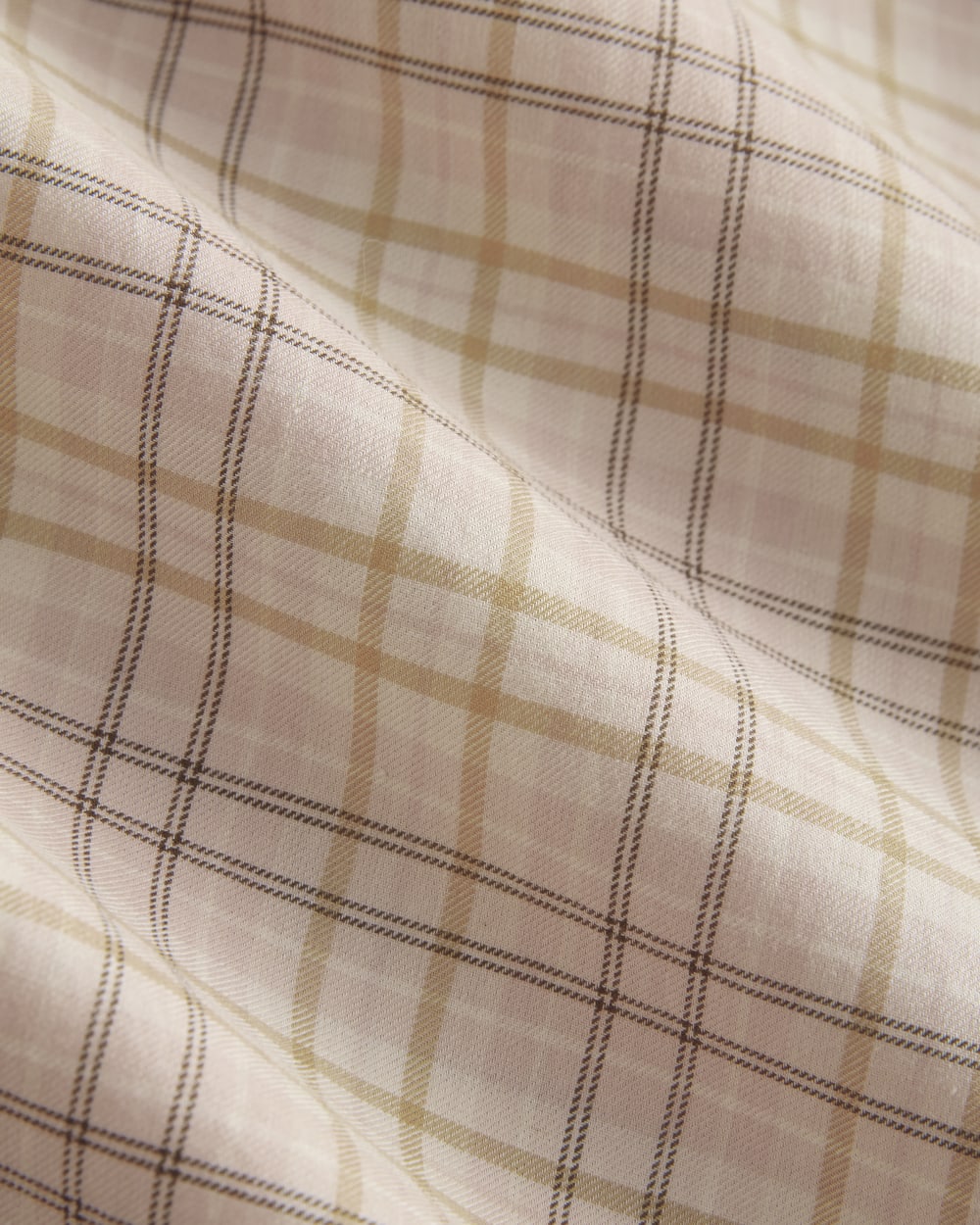 Everyday Shirt in Silky Cotton in Plaid — detail view