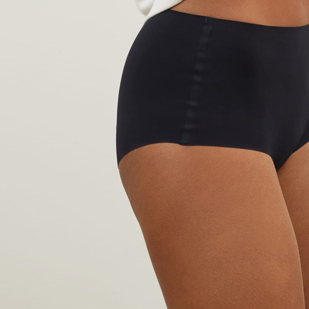 The Invisible High-Rise Hipster in Black — detail view