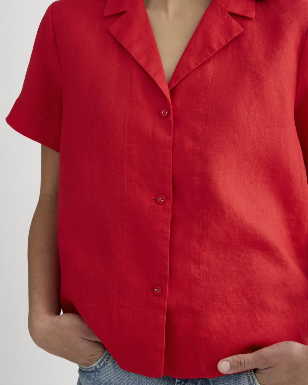 The Notch Shirt in Linen in Classic Red — detail view