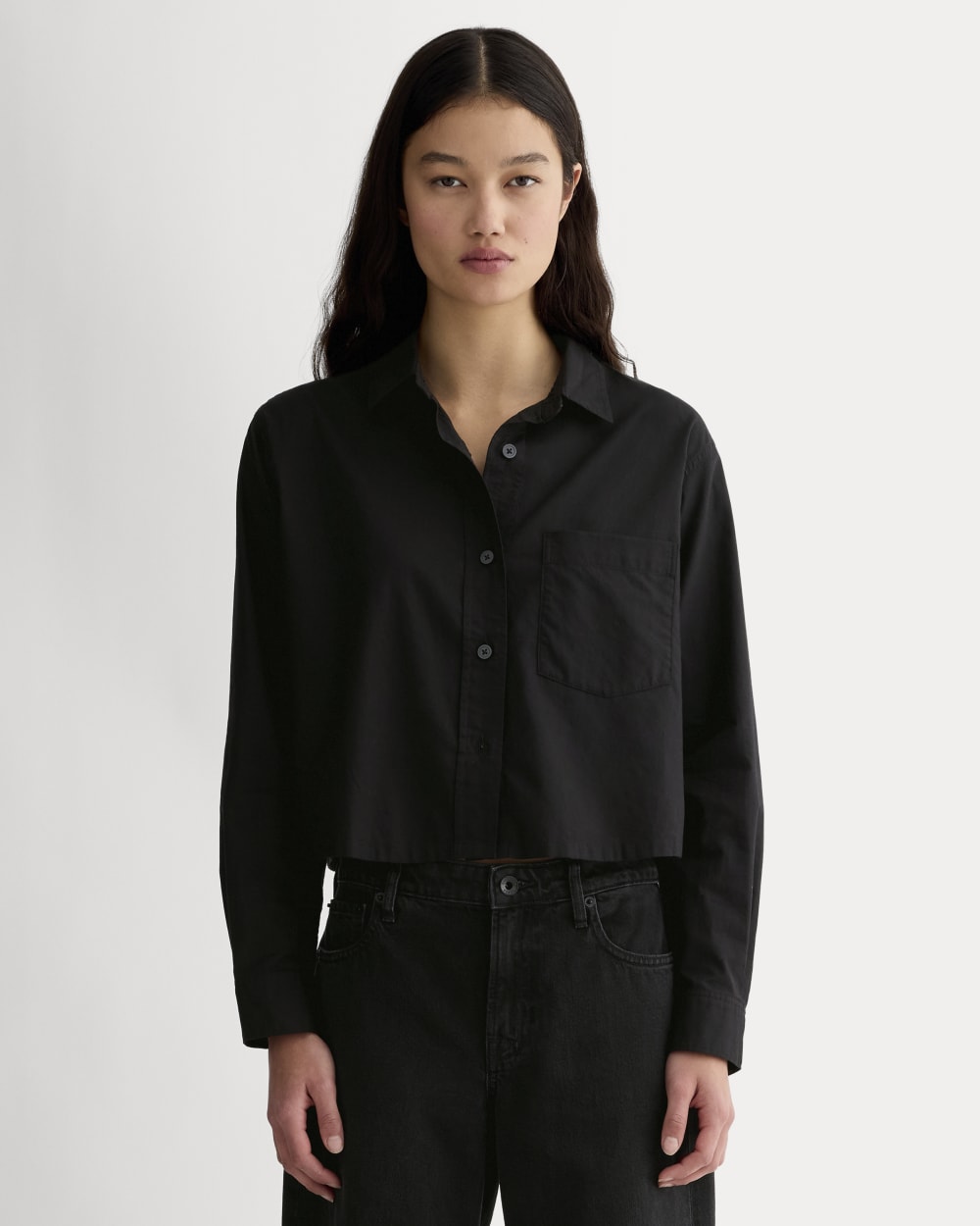 The Way-Short Shirt in Silky Cotton in Black — front view